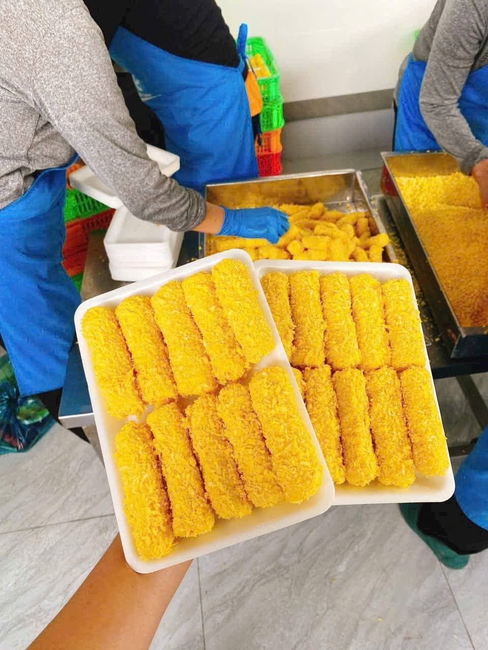 Chả giò hải sản trứng muối hoàng kim